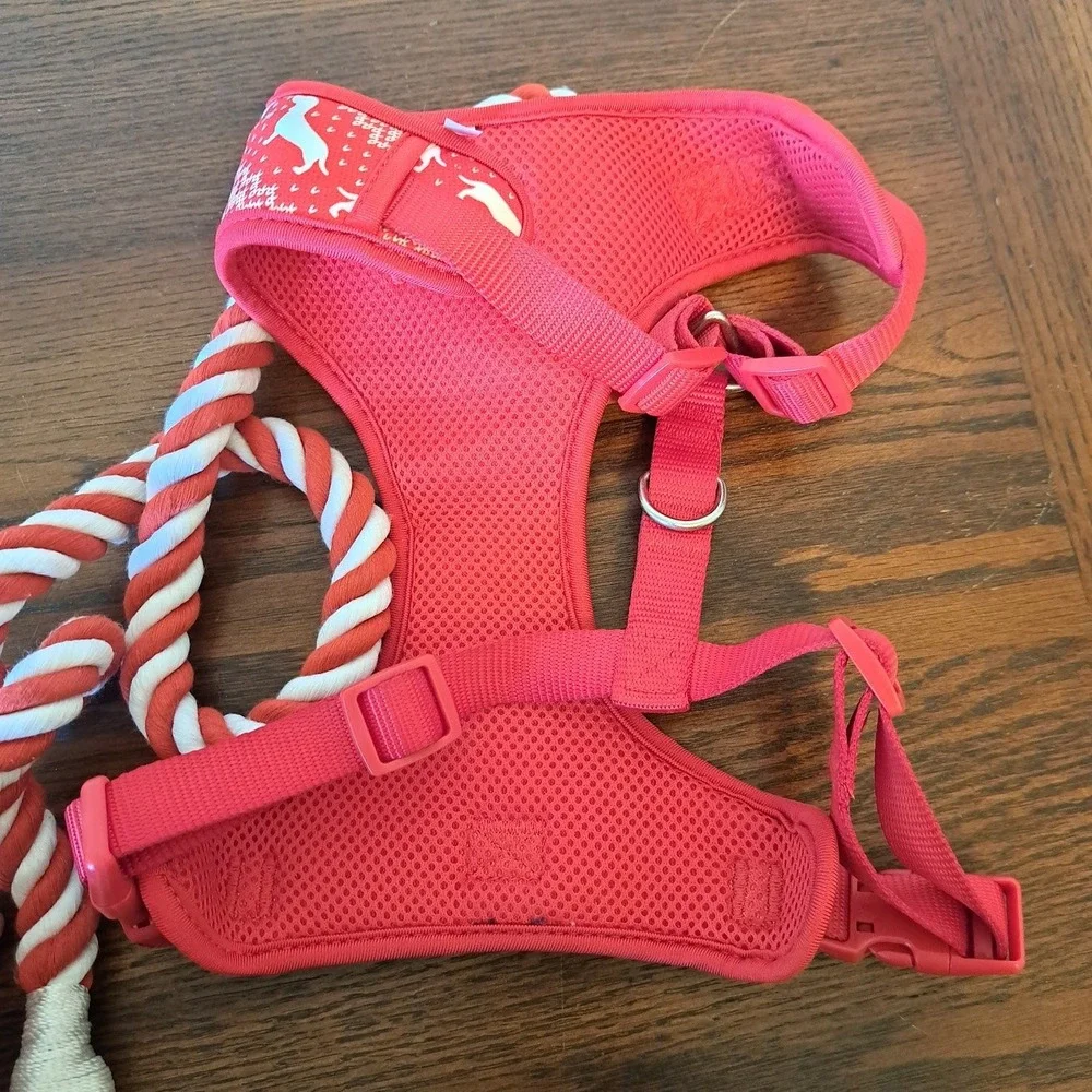 Fair Isle Neoprene Dog Harness and Rope Leash Set Red Holiday Snowflake Medium